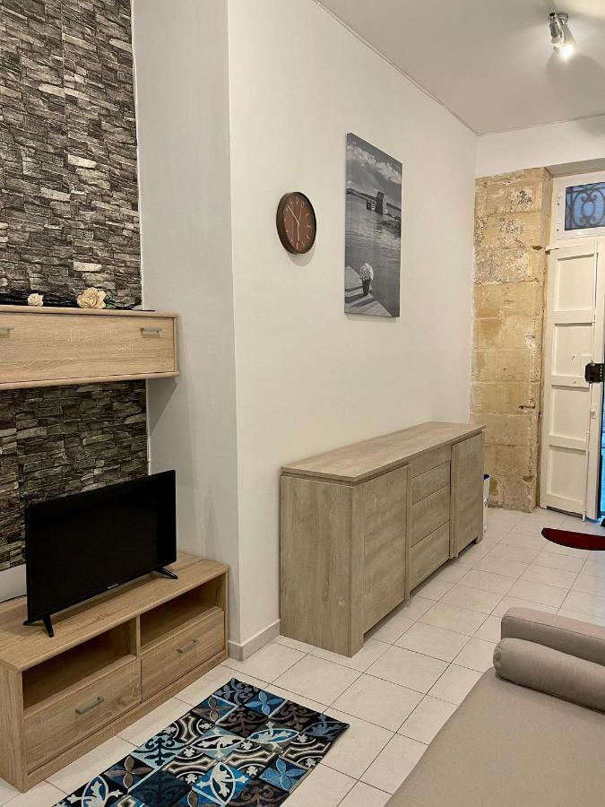 Balesa Property - Modern Duplex House In Central Слима Экстерьер фото