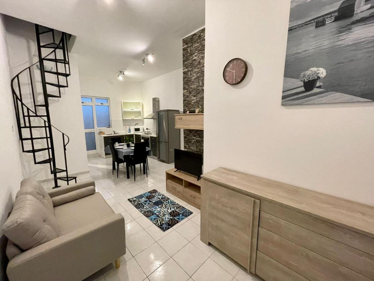 Balesa Property - Modern Duplex House In Central Слима Экстерьер фото